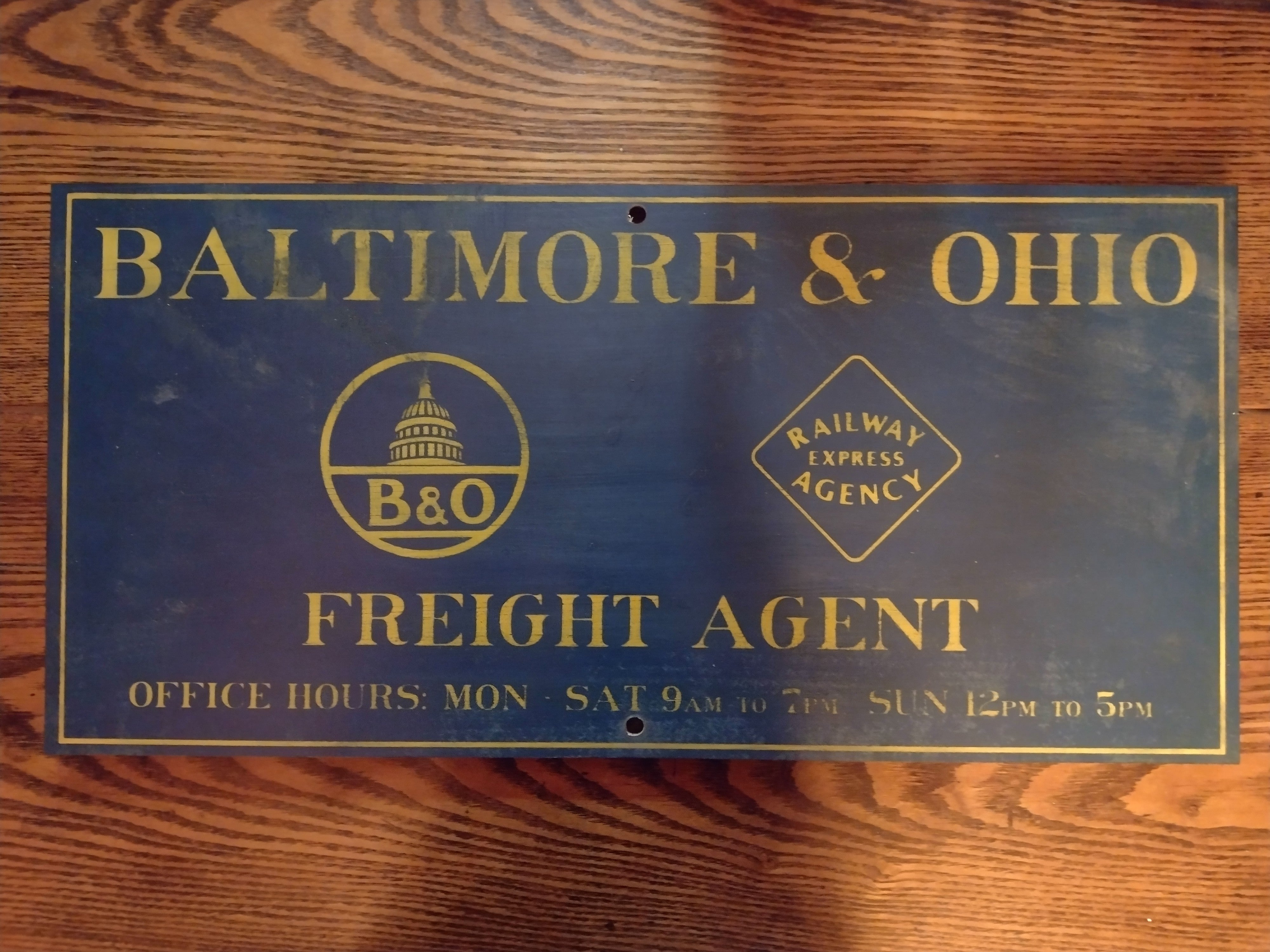Freight Sign Baltimore & Ohio / Railway Express Agency Freight Agent Sign Hand pain ...